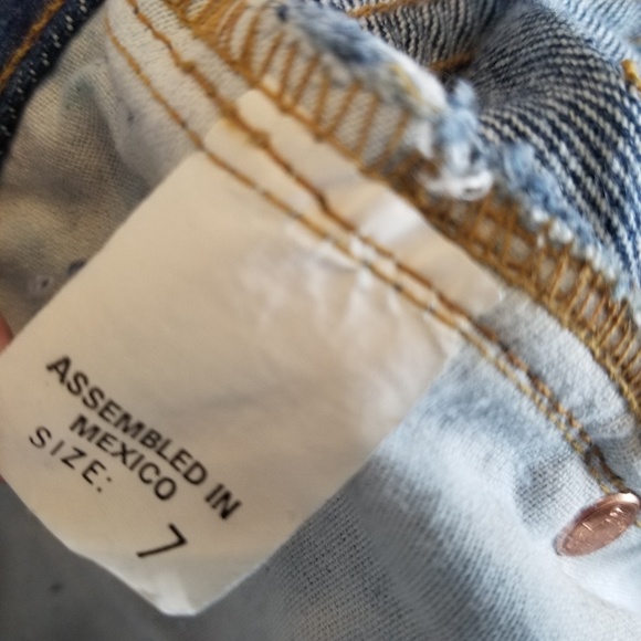 Vintage Fit High Waist Cut Off Distressed Shorts7 - Picture 3 of 7